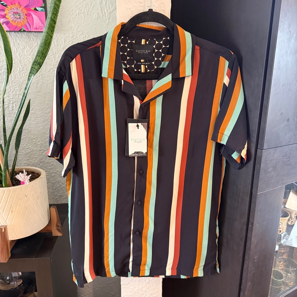 🪞SOLD🪞NWT Men’s Button Down